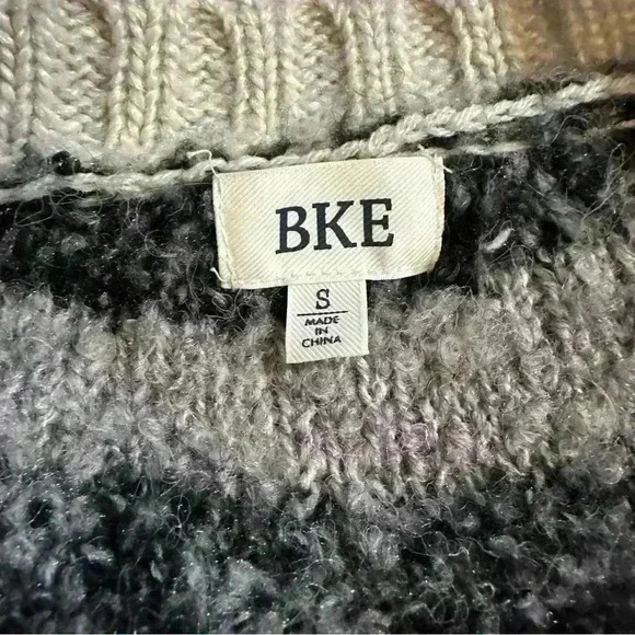 BKE Nubby Striped Cardigan
Sweater Size S - Picture 6 of 10